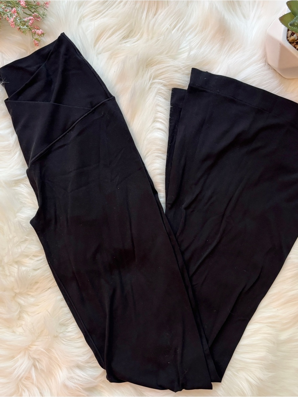 Offline by Aerie High Waisted Crossover Flare Leggings - Picture 2 of 5